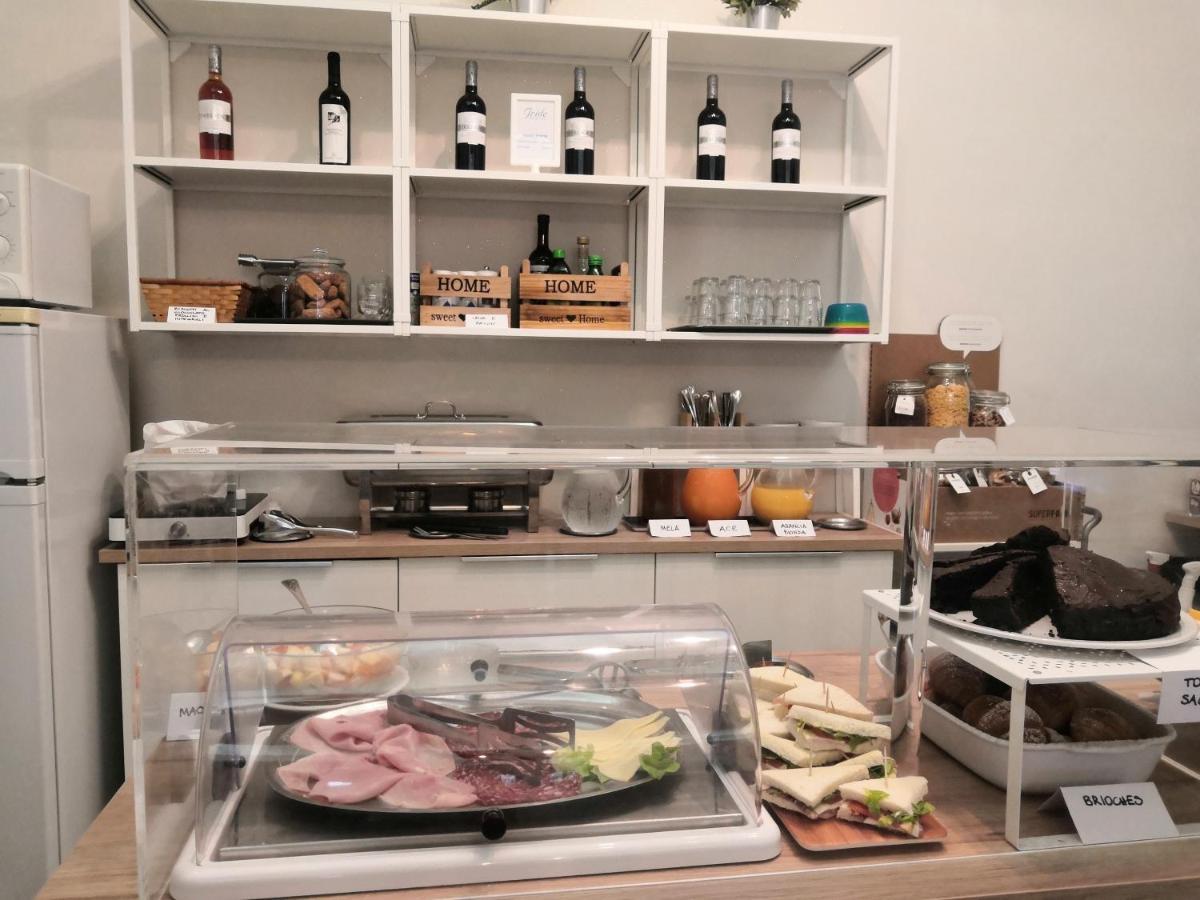Hotel Iride Suite & Breakfast- Ideale Per Famiglie E Coppie Riccione Exteriör bild