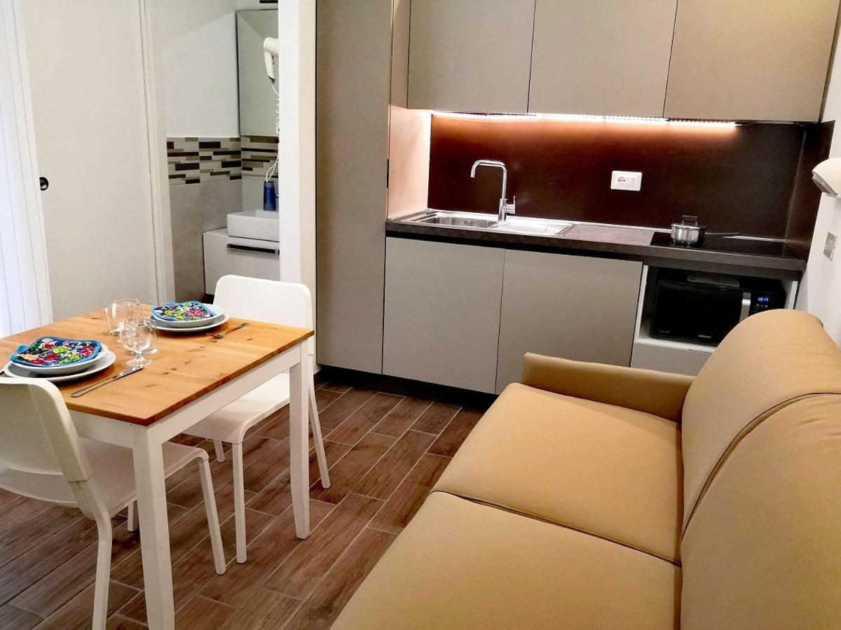 Hotel Iride Suite & Breakfast- Ideale Per Famiglie E Coppie Riccione Exteriör bild