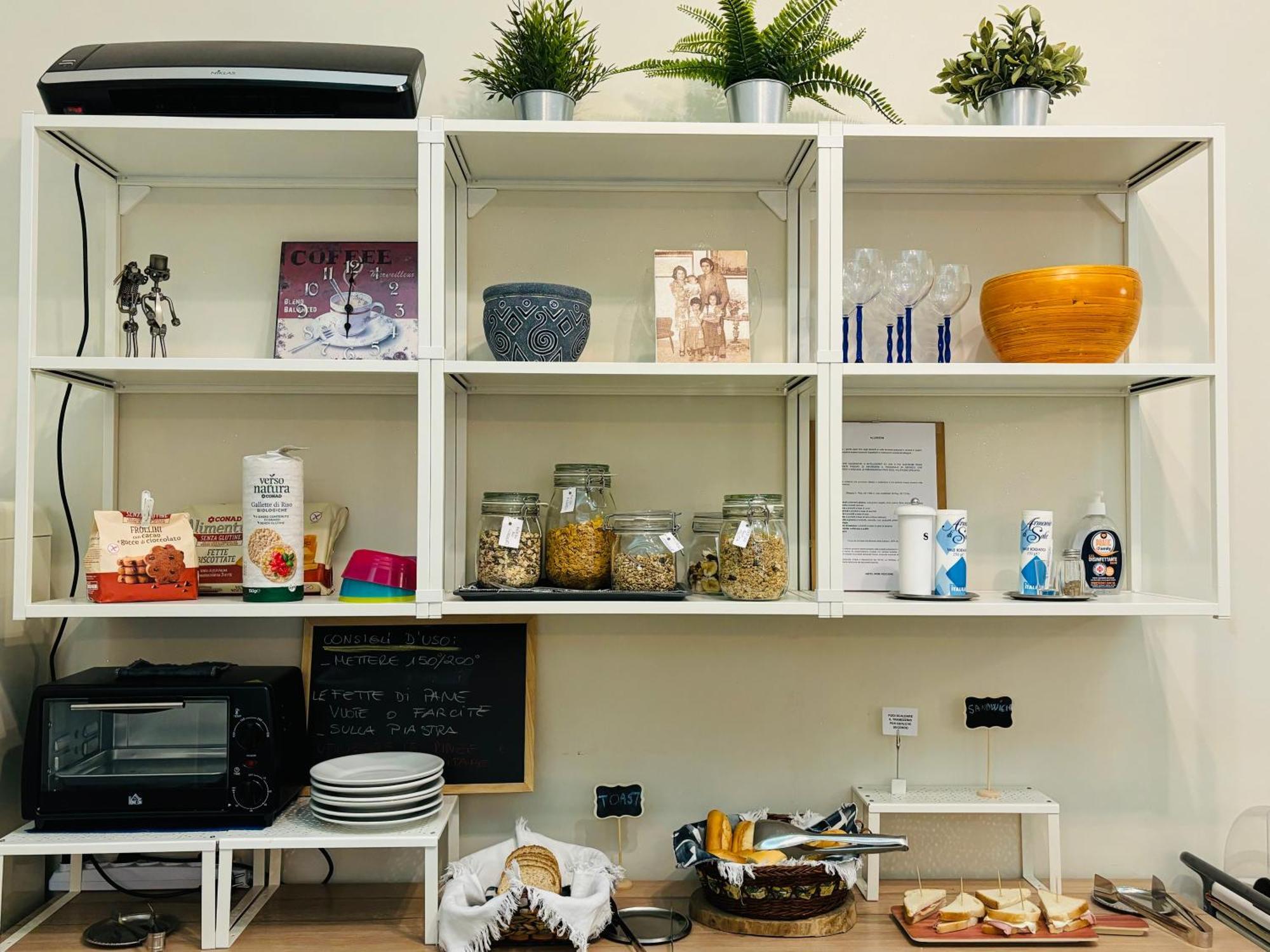 Hotel Iride Suite & Breakfast- Ideale Per Famiglie E Coppie Riccione Exteriör bild