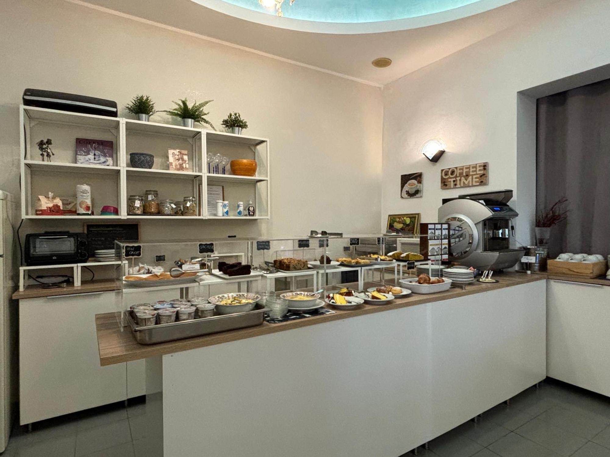 Hotel Iride Suite & Breakfast- Ideale Per Famiglie E Coppie Riccione Exteriör bild